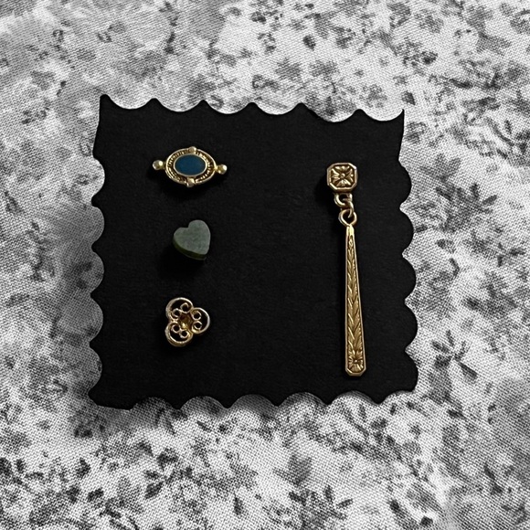 Vintage earring set 🖤 - Picture 1 of 6